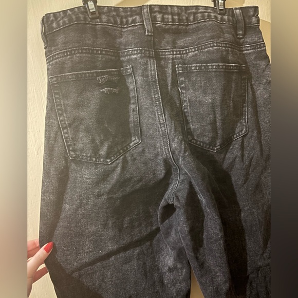 Baggy very ripped jeans. - Picture 7 of 8